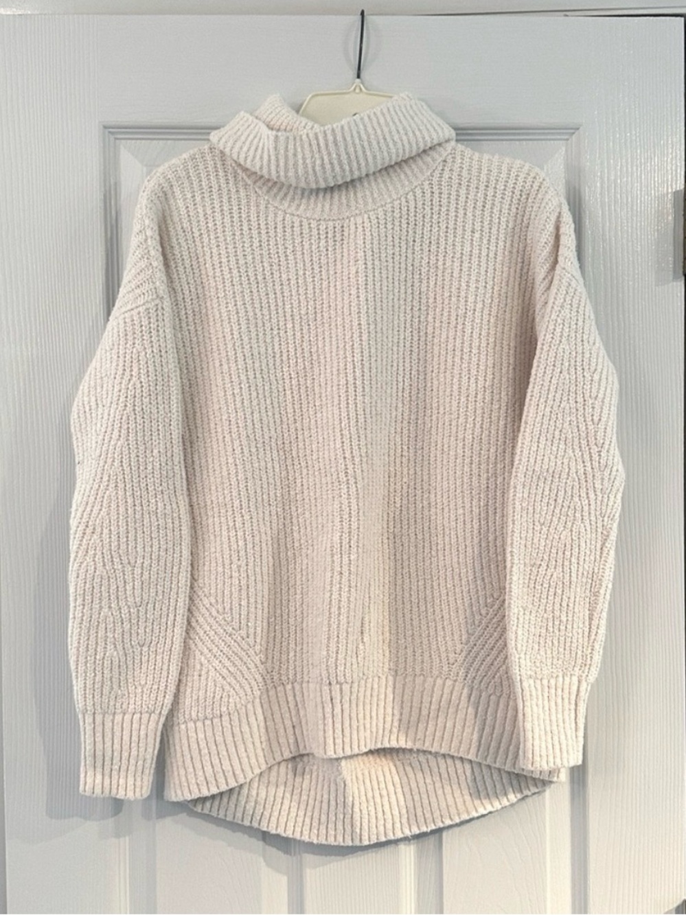 Old Navy Light Cream Ribbed Turtleneck Sweater